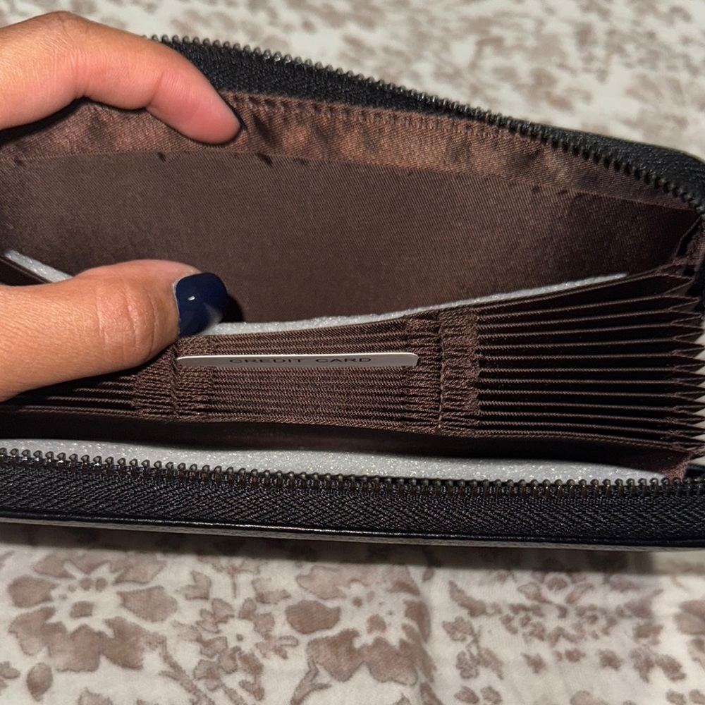 Black Textured Wallet - Picture 8 of 15